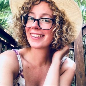 Meet your Posher, Emily